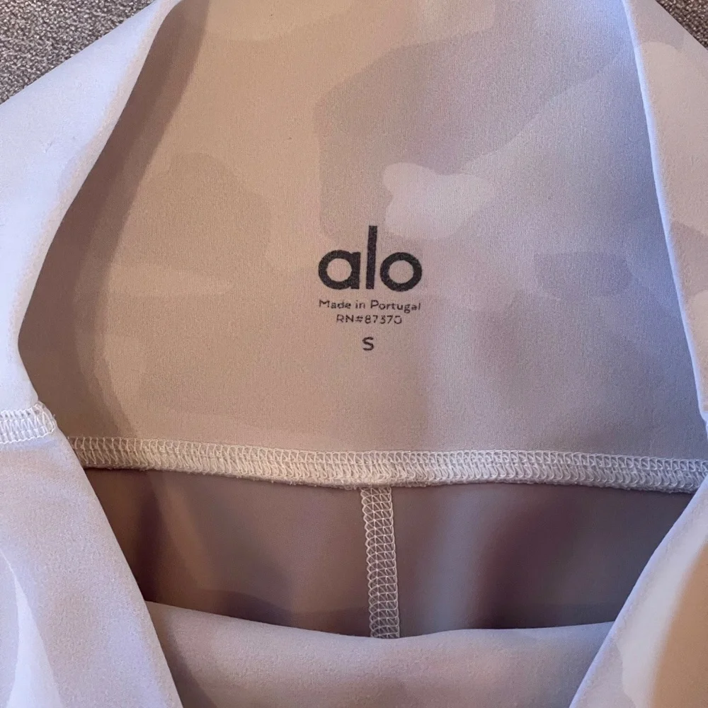 Alo Camo Leggings High Waist * White, Light Gray * Size S - Picture 2 of 13
